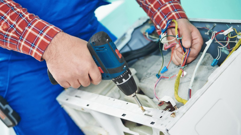 Kırkağaç Altus Altus çamaşır makinesi kart tamiri – Su almama arızası orijinal parça ile giderildi. - Teknik servis örneği